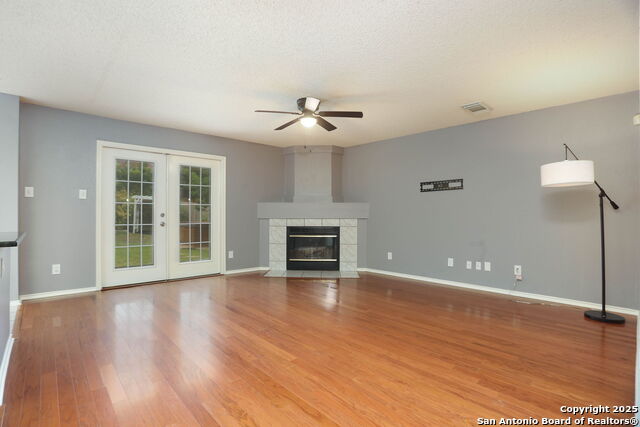 Listing photo id 5 for 2558 Ashley Oak Dr