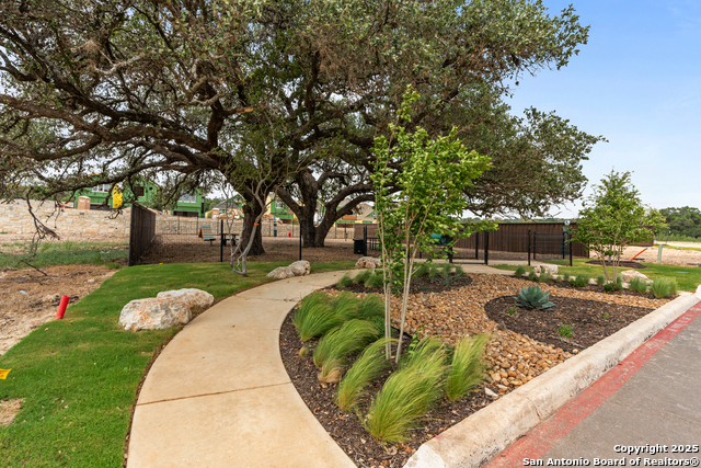 Image 12 of 13 For 20675 Huebner Rd Unit 522