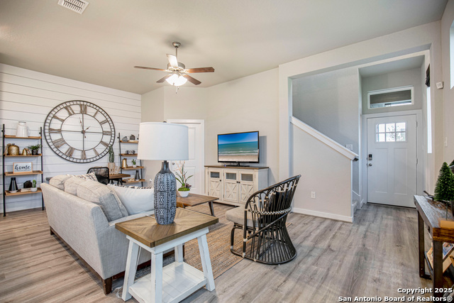 Image 3 of 13 For 20675 Huebner Rd Unit 522