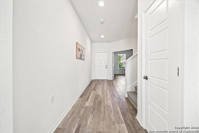 Image 7 of 47 For 7331 Primrose Post