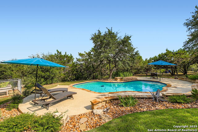 Details for 393 Upland Ct, Canyon Lake, TX 78133