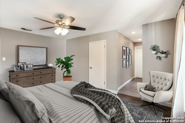 Image 10 of 26 For 240 Calumet Pl
