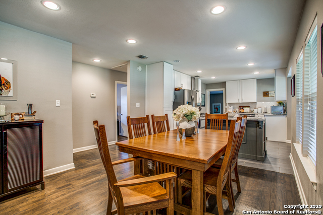 Image 14 of 26 For 240 Calumet Pl