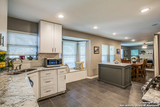 Image 18 of 26 For 240 Calumet Pl