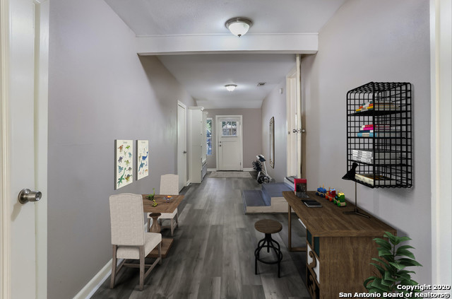 Image 19 of 26 For 240 Calumet Pl