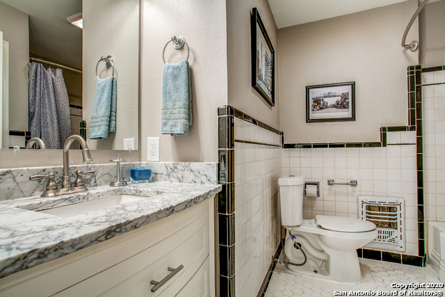 Image 22 of 26 For 240 Calumet Pl