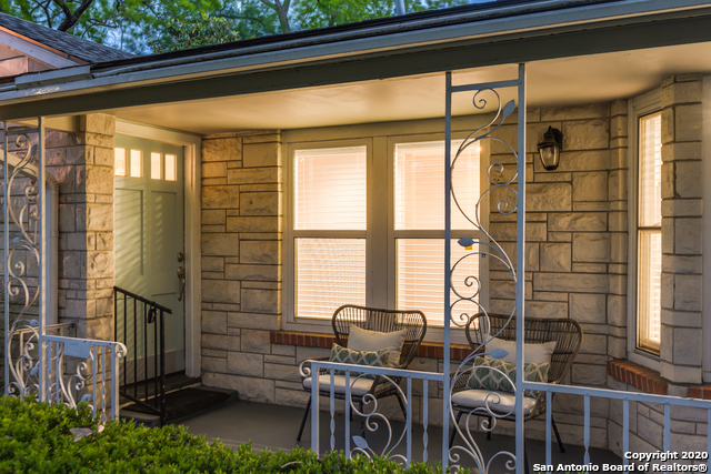 Image 3 of 26 For 240 Calumet Pl