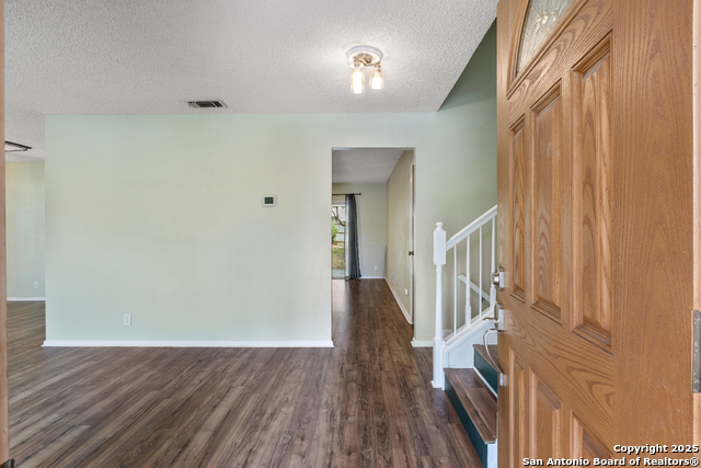 Listing photo id 10 for 8507 Star Creek Dr.