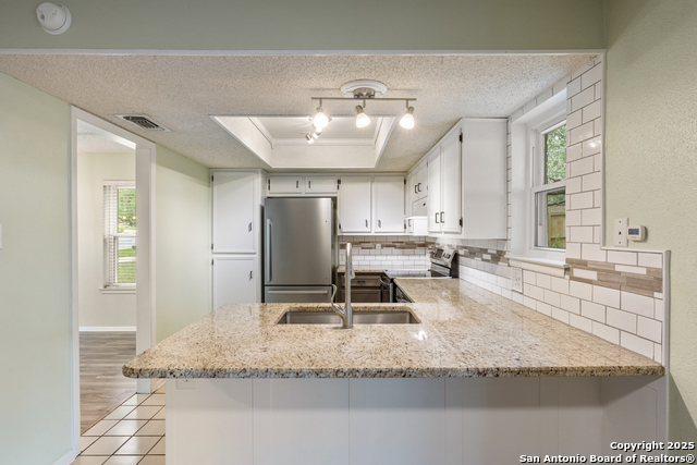 Listing photo id 14 for 8507 Star Creek Dr.