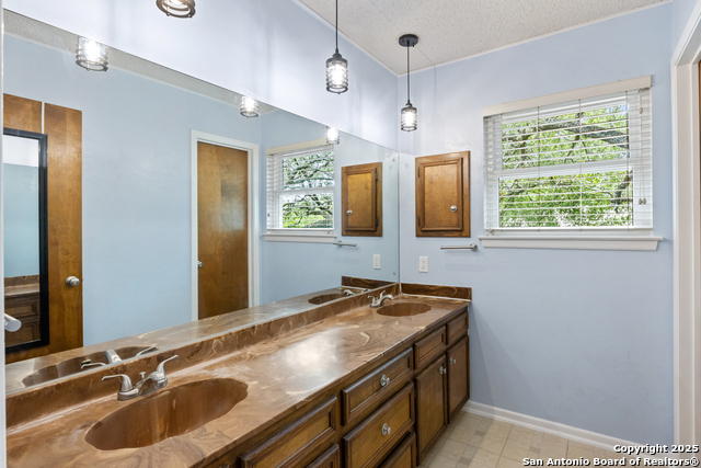 Listing photo id 21 for 8507 Star Creek Dr.