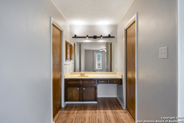 Listing photo id 25 for 8507 Star Creek Dr.