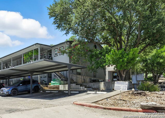 Details for 661 Floral  Apt C, New Braunfels, TX 78130