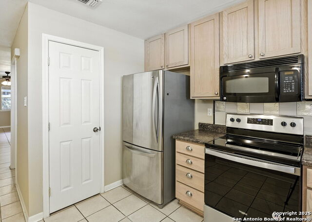 Image 2 of 18 For 661 Floral  Apt C