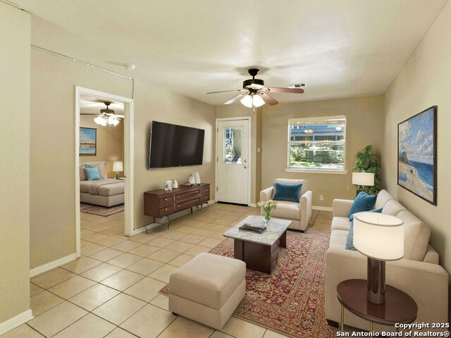 Image 5 of 18 For 661 Floral  Apt C