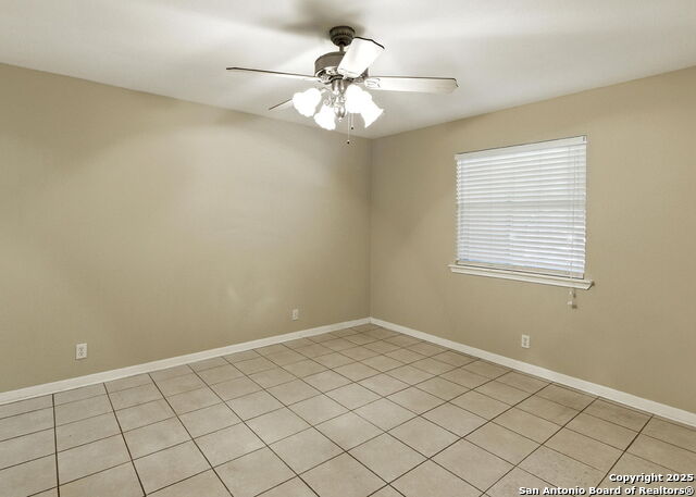Image 9 of 18 For 661 Floral  Apt C