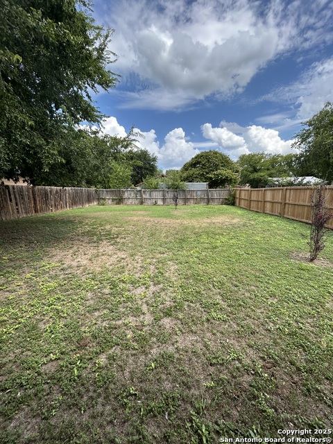 Image 10 of 14 For 140 Glenarm Pl