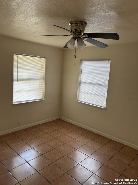 Image 8 of 14 For 140 Glenarm Pl