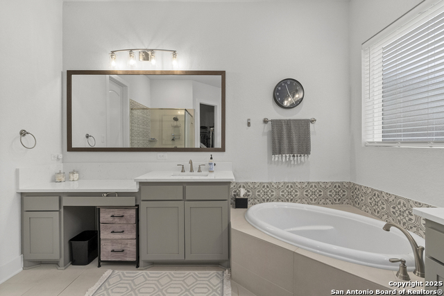 Image 21 of 30 For 8511 Nichols Sky