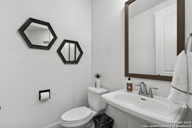 Image 24 of 30 For 8511 Nichols Sky