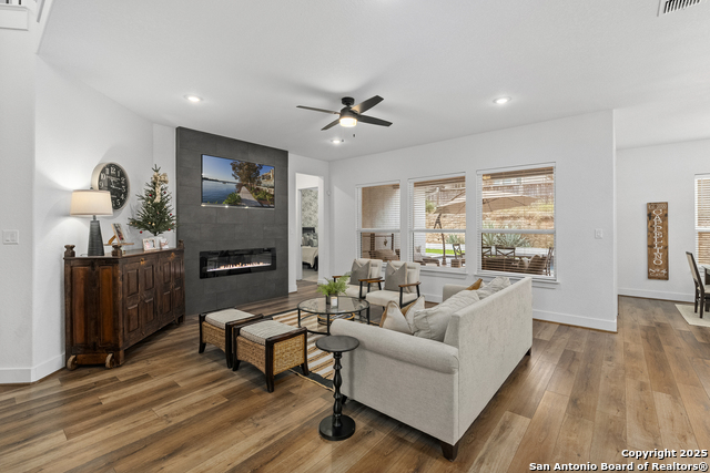 Image 7 of 30 For 8511 Nichols Sky