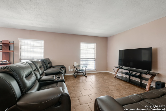 Image 3 of 17 For 1119 Boling Brook St