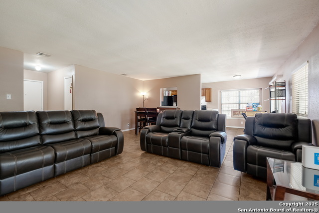 Image 5 of 17 For 1119 Boling Brook St