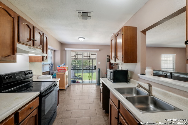 Image 9 of 17 For 1119 Boling Brook St