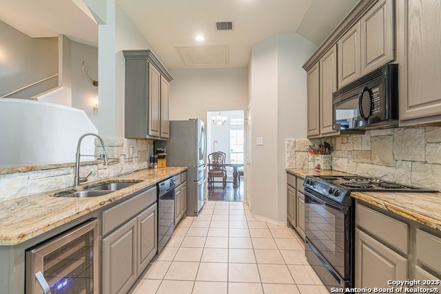 Image 4 of 19 For 115 Knights Cross Dr