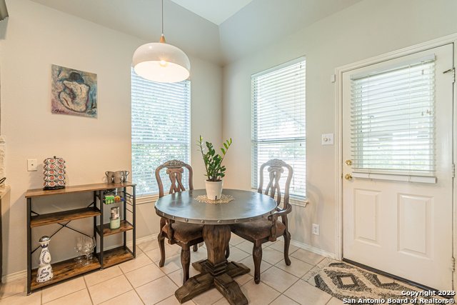 Image 6 of 19 For 115 Knights Cross Dr