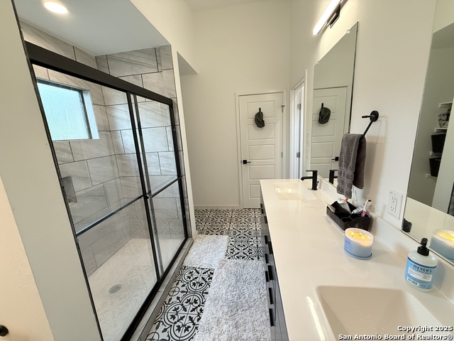 Listing photo id 28 for 911 North Pine Street