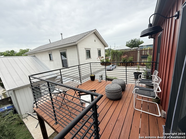 Listing photo id 30 for 911 North Pine Street