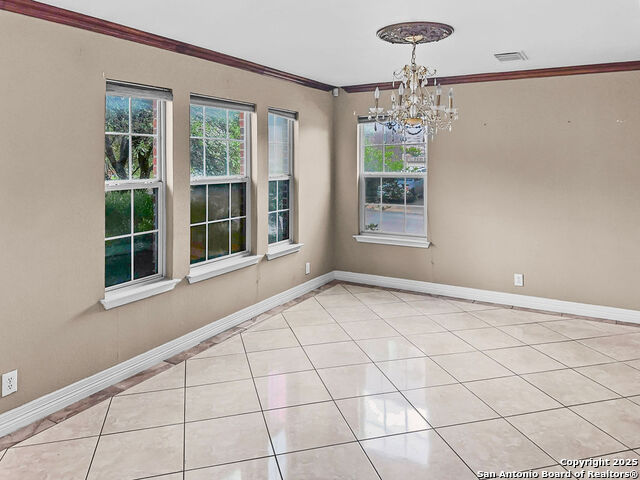 Image 9 of 15 For 903 Saxonhill
