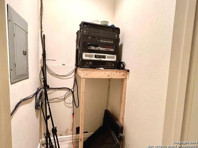 Image 15 of 17 For 815 Albert  