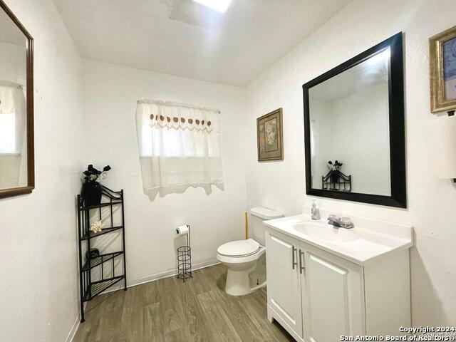 Image 17 of 17 For 815 Albert  