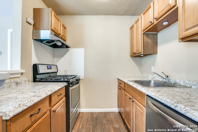 Image 5 of 12 For 216 Lucas St  3