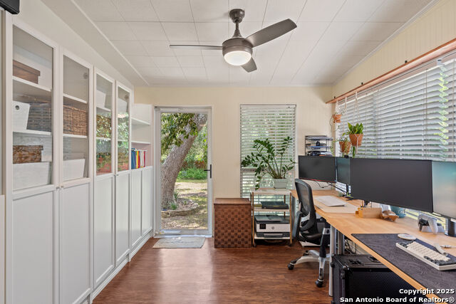 Image 13 of 34 For 8612 Flint Rock