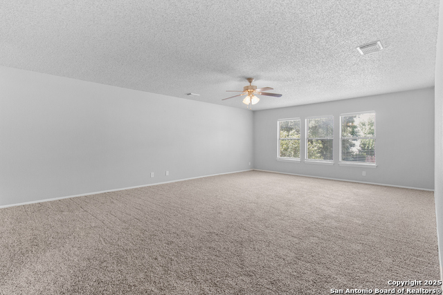Listing photo id 17 for 9811 Kelton  