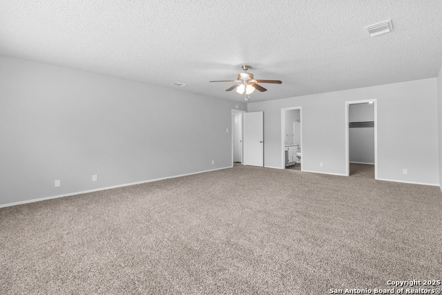 Listing photo id 18 for 9811 Kelton  