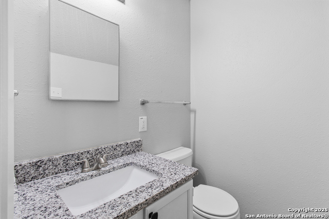 Listing photo id 4 for 9811 Kelton  