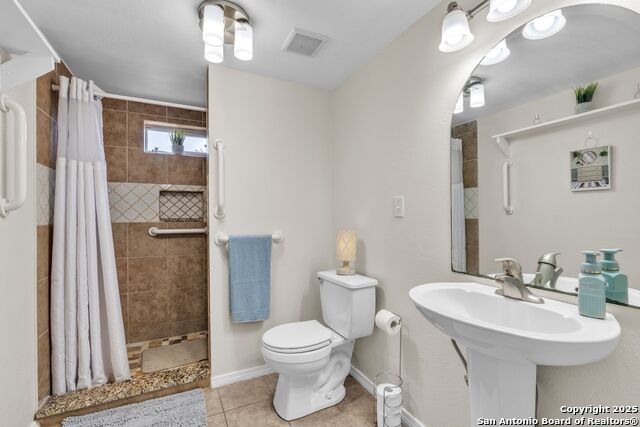 Image 14 of 16 For 1001 Green St.
