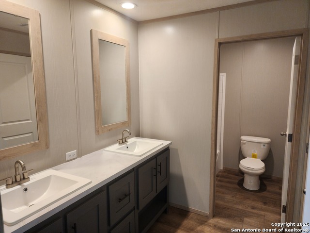 Image 10 of 23 For 4214 Woodrow Center