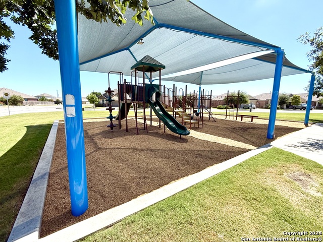 Image 26 of 30 For 7918 Dovers Den