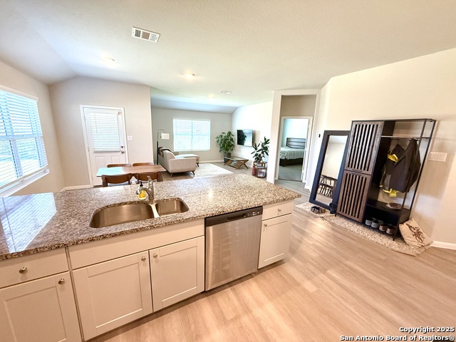 Image 9 of 30 For 7918 Dovers Den