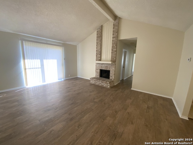 Listing photo id 1 for 10126 Galesburg