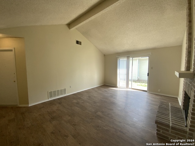 Listing photo id 2 for 10126 Galesburg