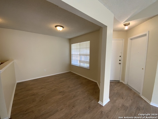 Listing photo id 5 for 10126 Galesburg