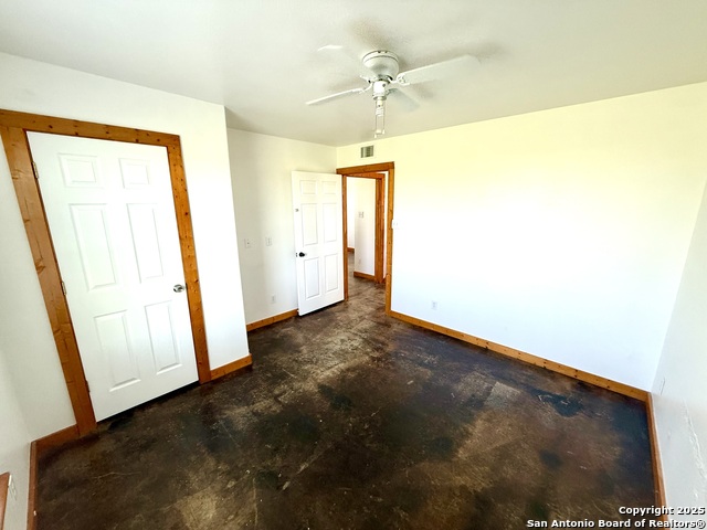 Image 10 of 13 For 573 Texas 97  108