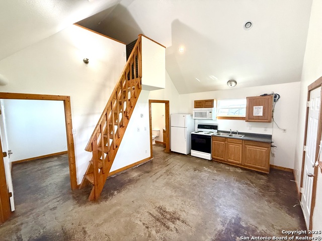Image 4 of 13 For 573 Texas 97  108