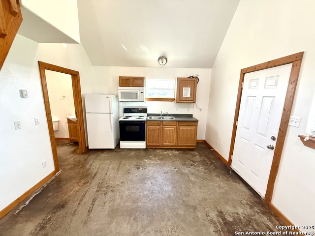 Image 6 of 13 For 573 Texas 97  108