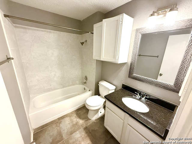 Image 10 of 25 For 5322 Medical Dr  205 D